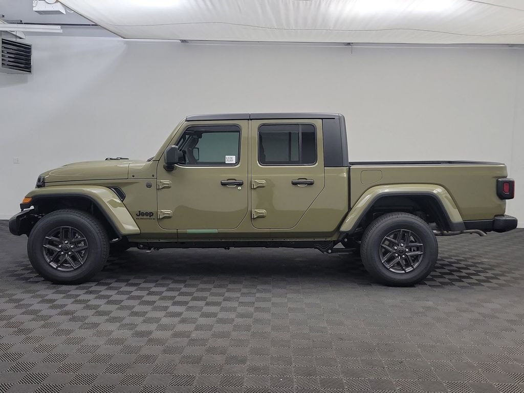 New 2025 Jeep Gladiator Sport S Crew Cab