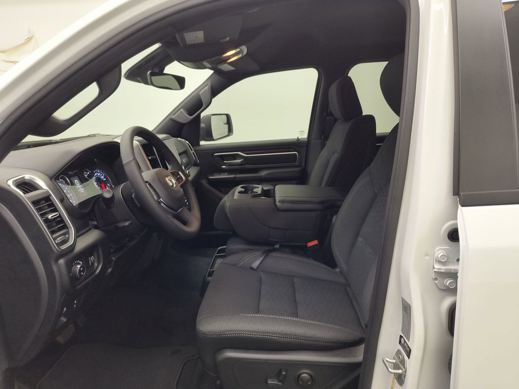 2025 Ram 1500 Big Horn photo 4