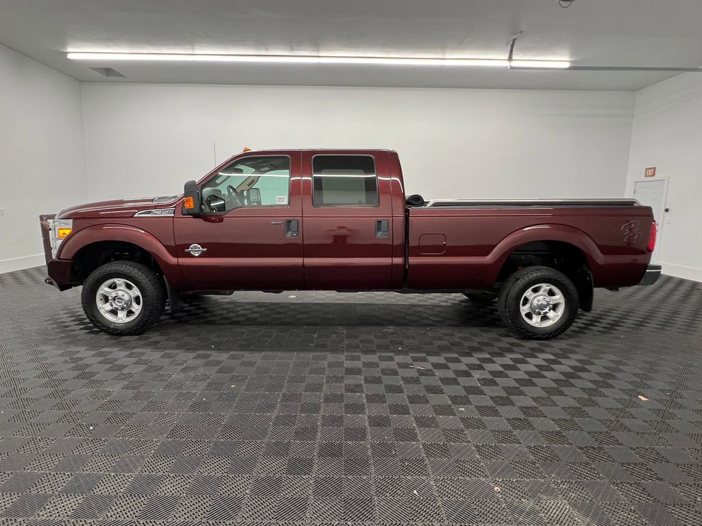 2016 Ford F-350 XLT photo 2