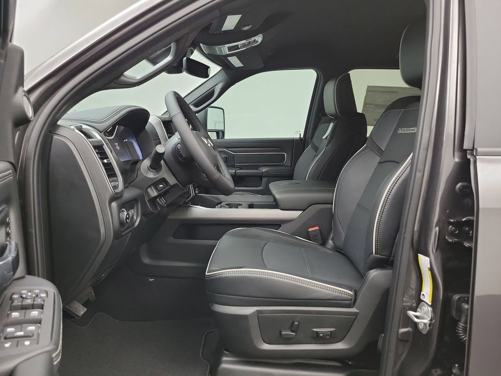 2025 Ram 2500 Laramie photo 4