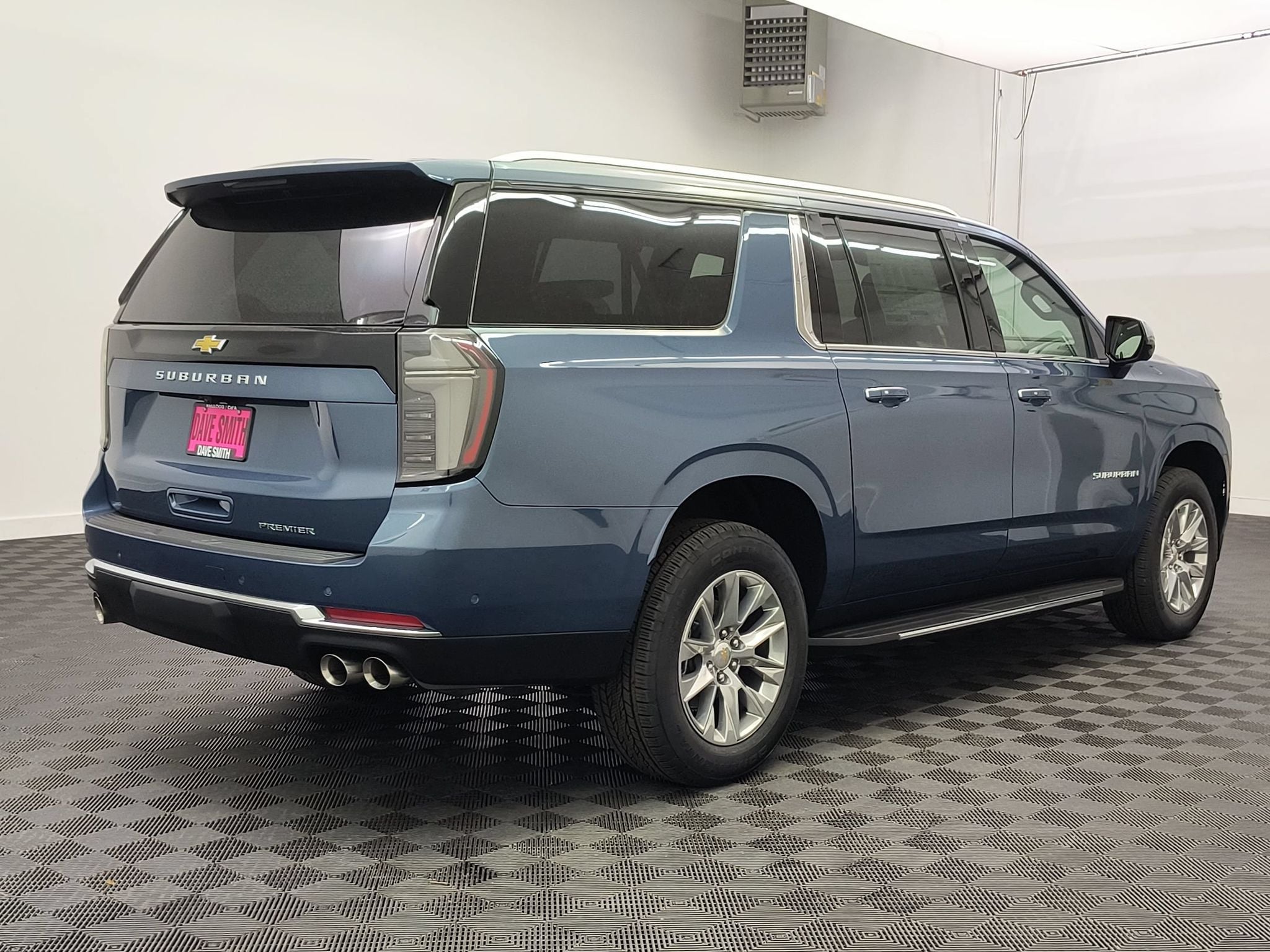 2026 Chevrolet Suburban Premier - Photo 9