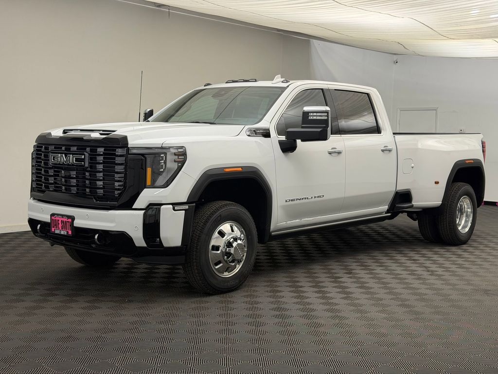 New 2026 GMC Sierra 3500 Denali Ultimate DRW Crew Cab