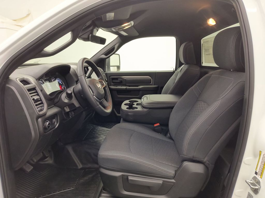 2025 Ram 3500 Tradesman photo 3