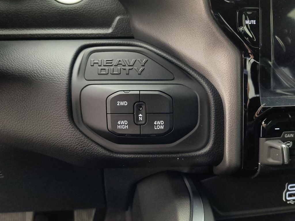 2026 RAM 3500 Laramie - Photo 26