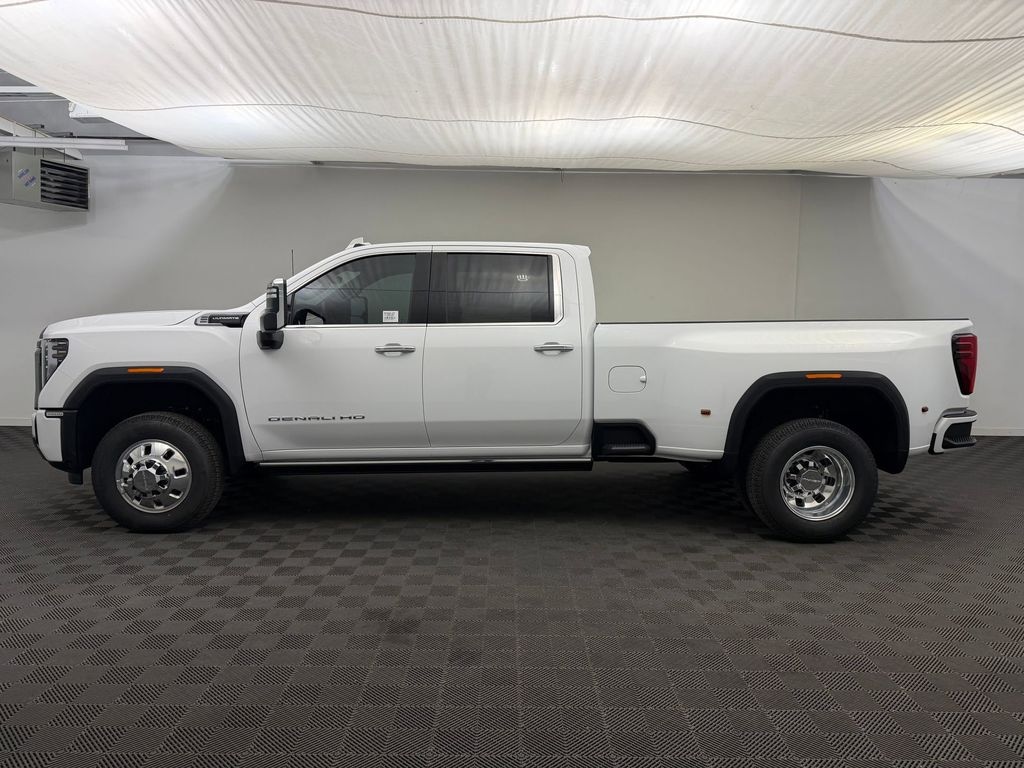 New 2026 GMC Sierra Denali Ultimate DRW Crew Cab