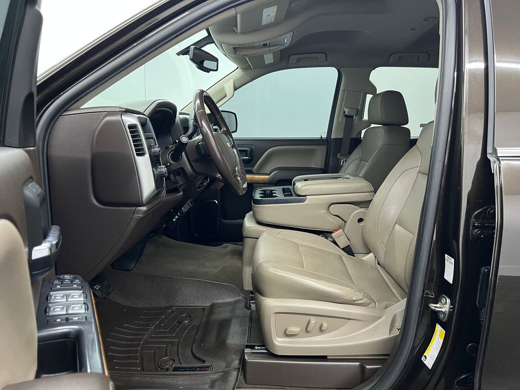 2018 Chevrolet Silverado 1500 LTZ photo 4
