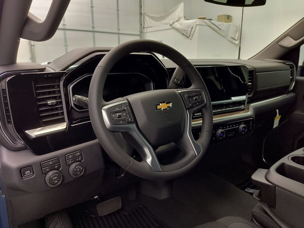 New 2026 Chevrolet Silverado LT Crew Cab