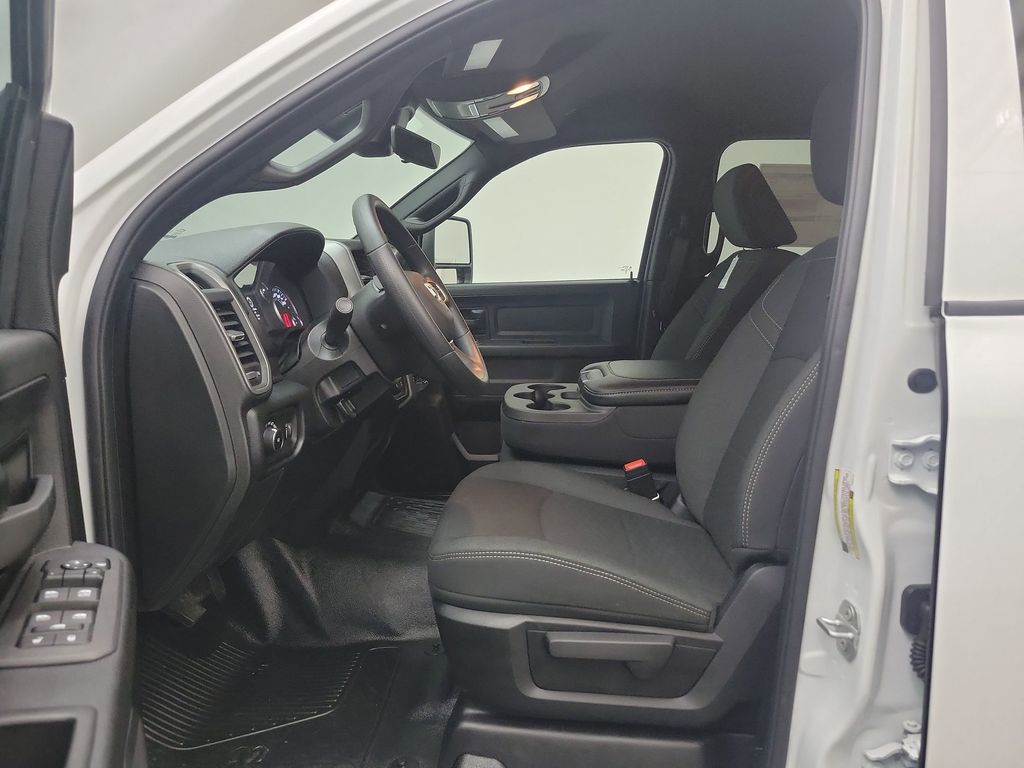 2026 Ram 5500 Tradesman photo 4