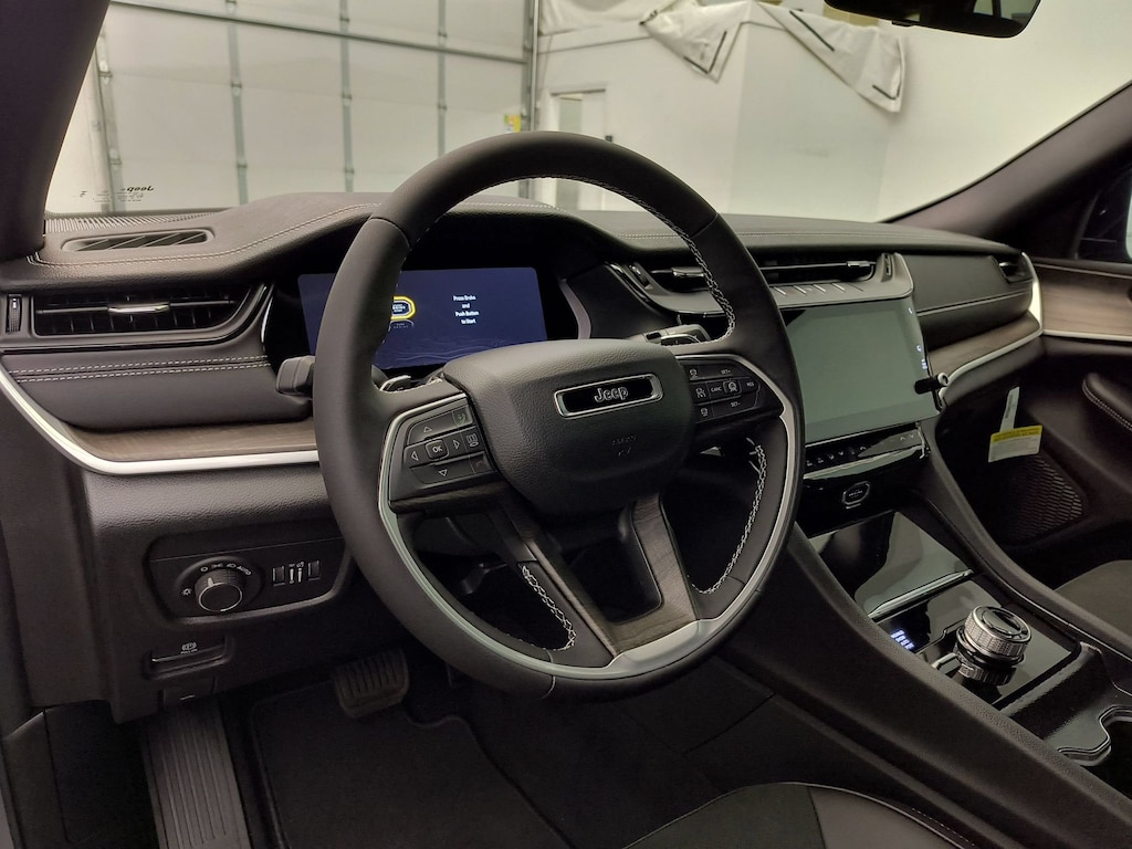 New 2027 Jeep Grand Cherokee Laredo Altitude Sport Utility