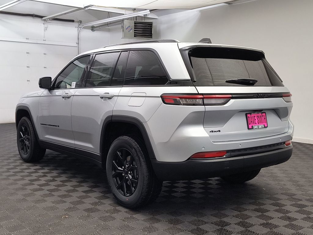 2025 Jeep Grand Cherokee Altitude X photo 3