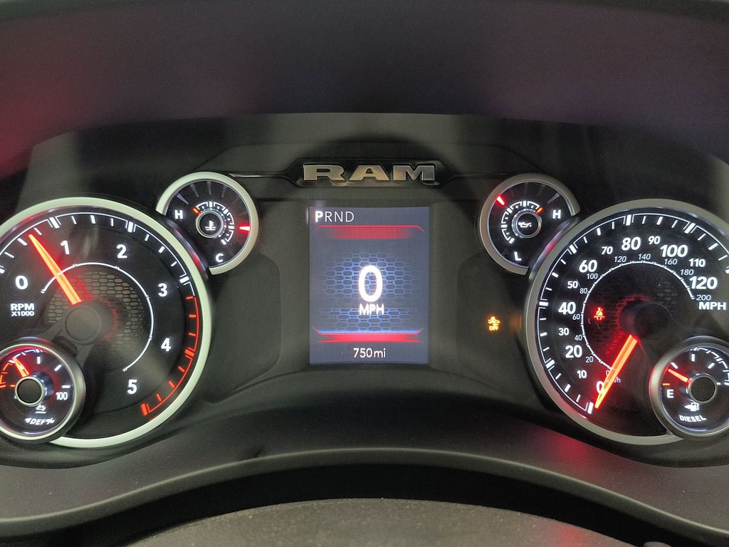 2025 RAM 2500 Tradesman - Photo 16