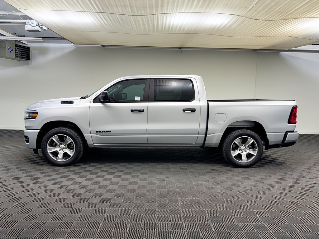New 2027 Ram 1500 Express Crew Cab