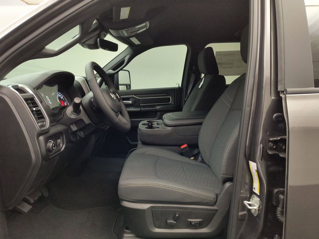 2026 Ram 3500 Big Horn photo 3