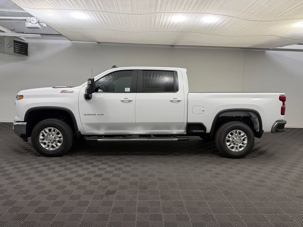 New 2026 Chevrolet Silverado 3500 LT Crew Cab