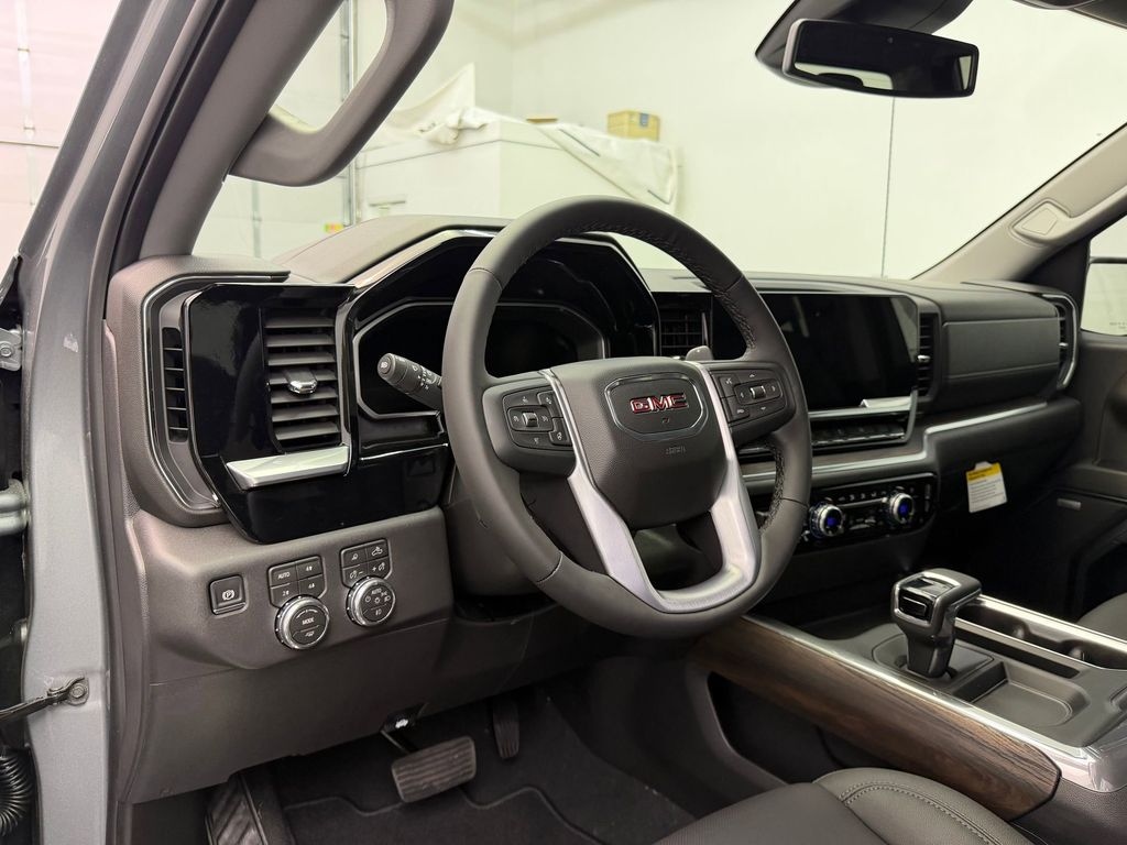 New 2026 GMC Sierra SLT Crew Cab