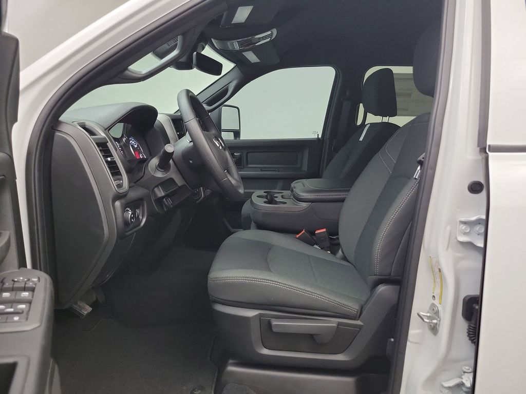 2025 Ram 2500 Tradesman photo 4