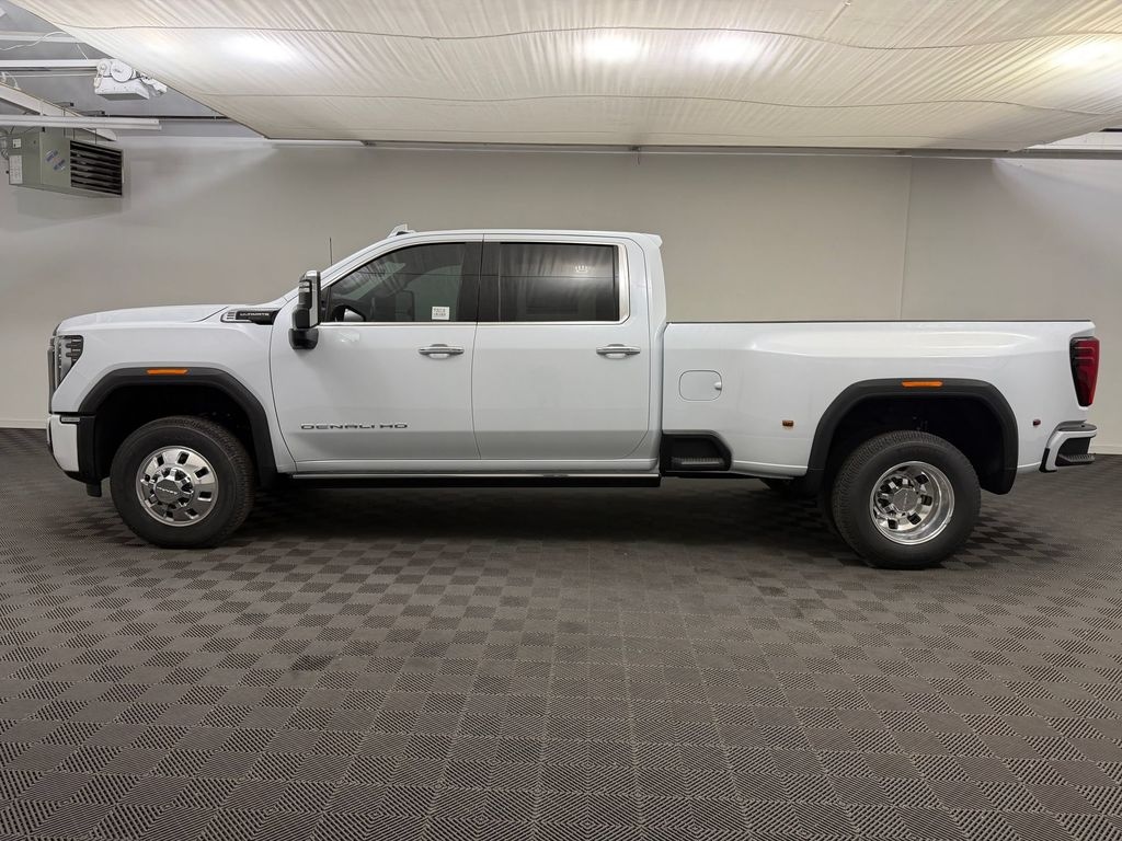 New 2026 GMC Sierra 3500 Denali Ultimate DRW Crew Cab
