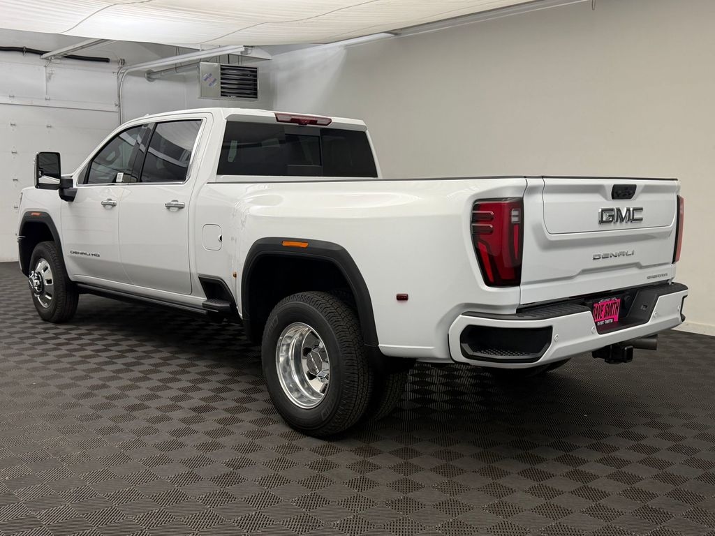 New 2026 GMC Sierra 3500 Denali Ultimate DRW Crew Cab
