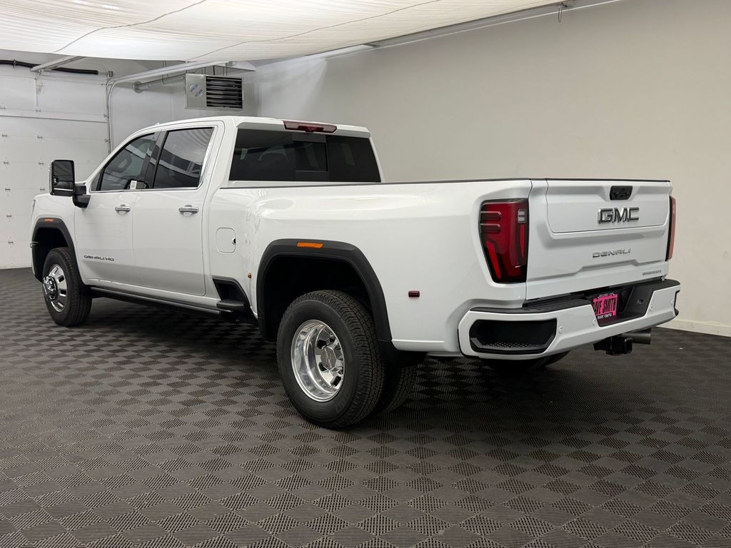 New 2026 GMC Sierra 3500 Denali Ultimate DRW Crew Cab