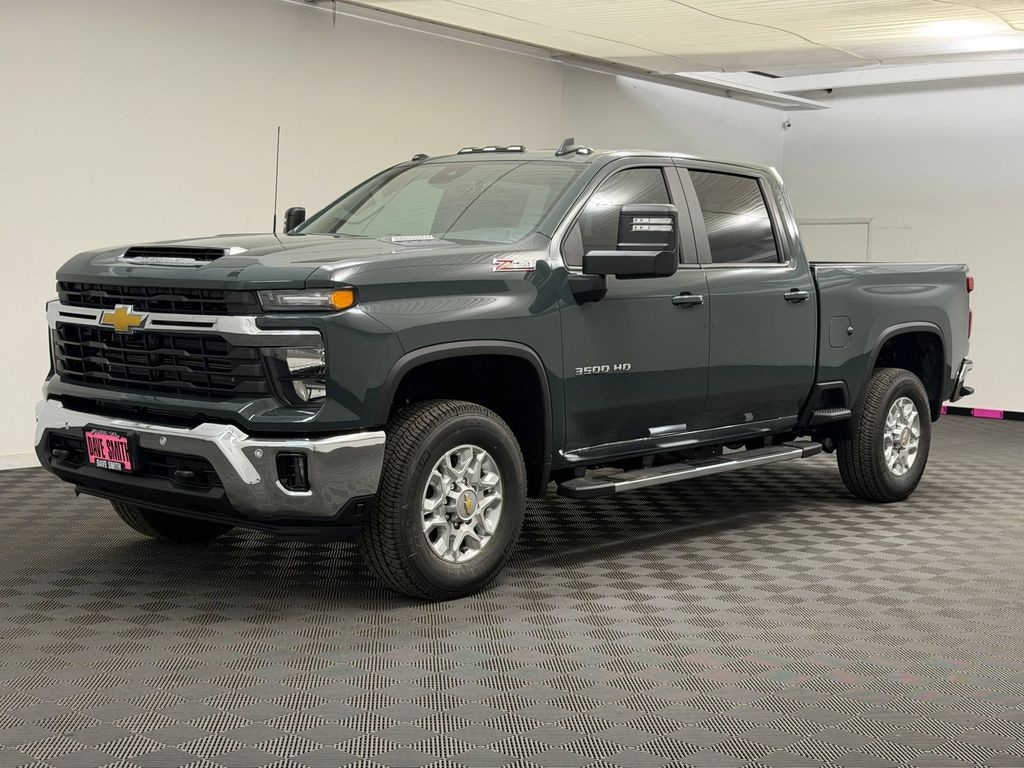 New 2026 Chevrolet Silverado 3500 LT Crew Cab