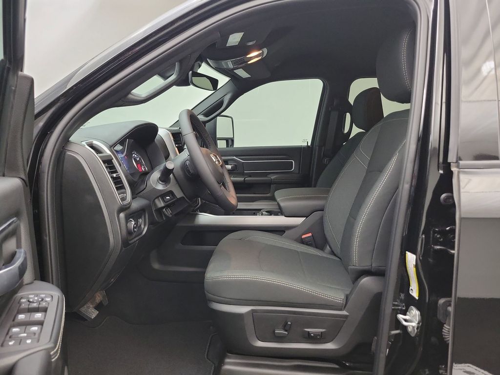 2025 Ram 2500 Big Horn photo 3