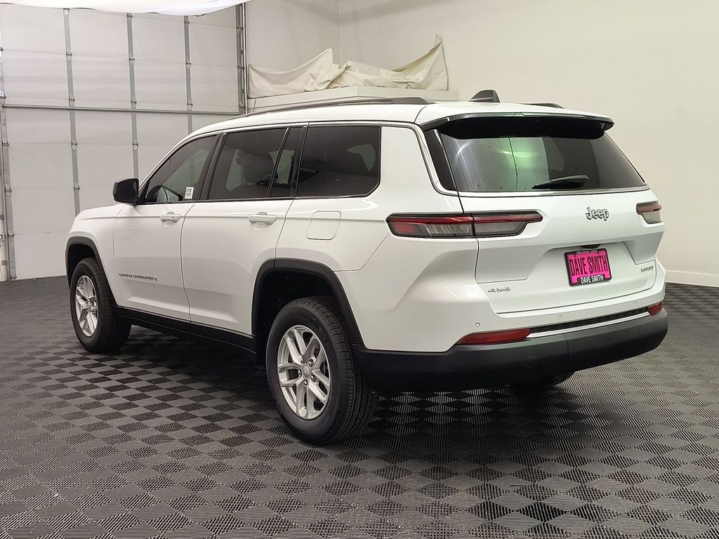 2025 Jeep Grand Cherokee Laredo photo 3