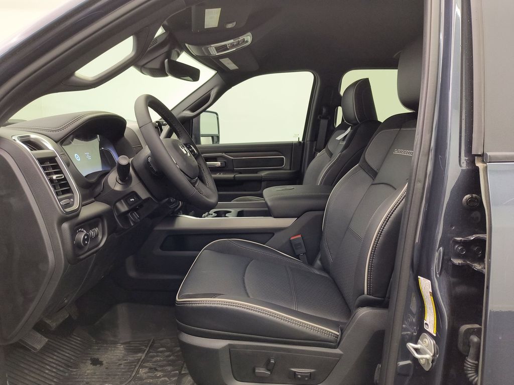 2025 Ram 2500 Laramie photo 4