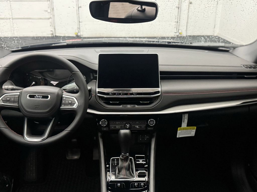2025 Jeep Compass Trailhawk photo 4