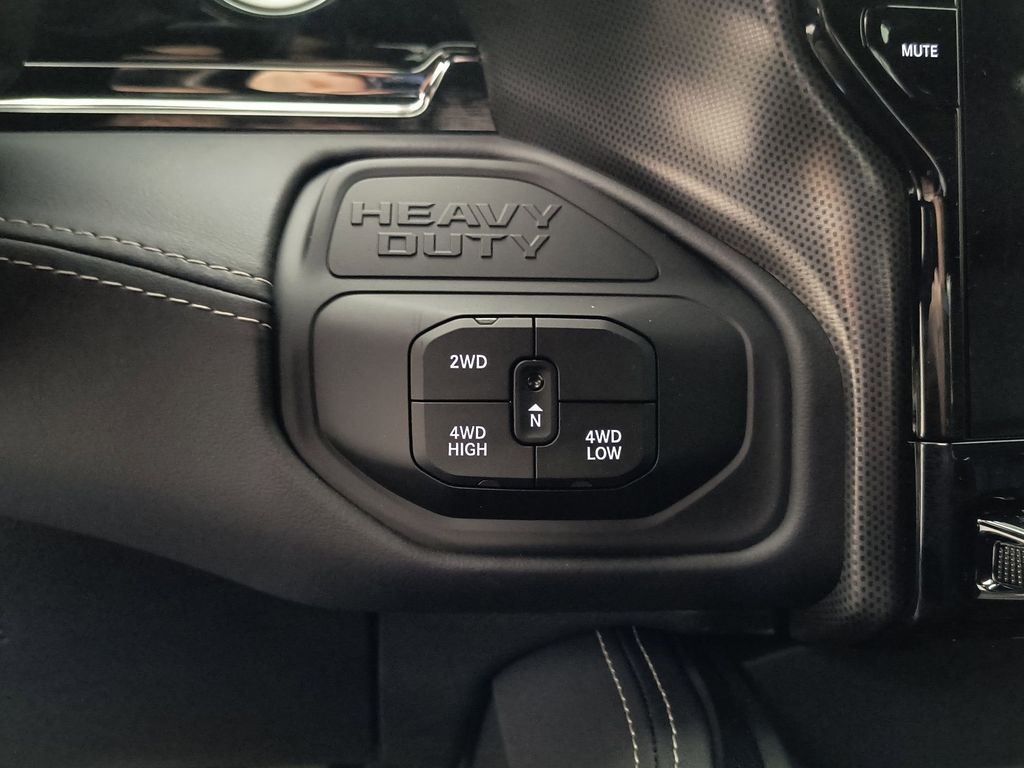 2026 RAM 3500 Limited - Photo 27