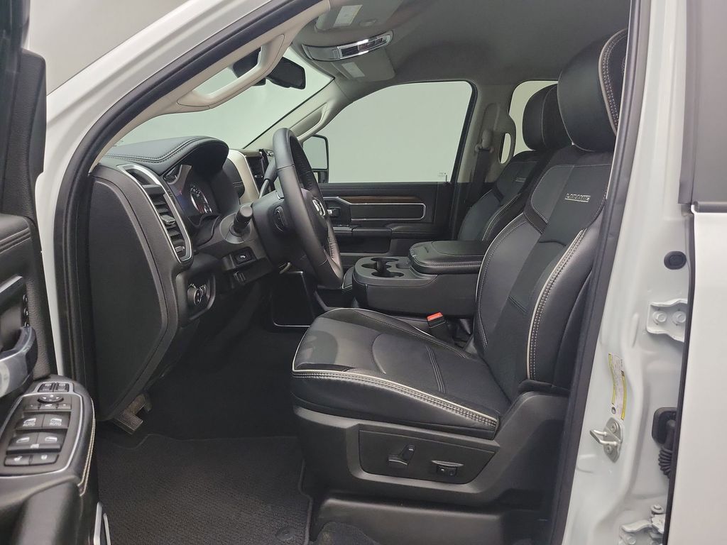 2024 Ram 3500 Laramie photo 4