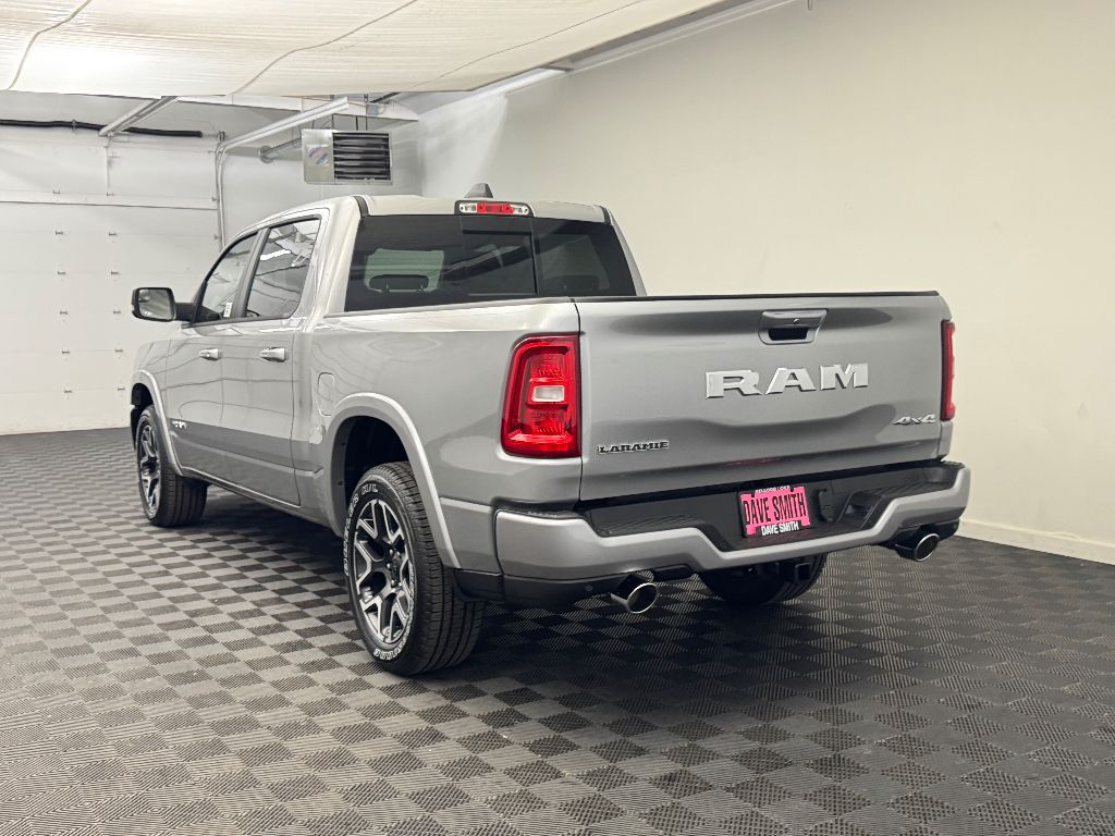 2025 Ram 1500 Laramie photo 3