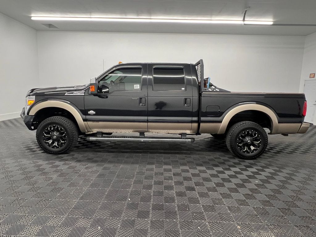 2013 Ford F-250 Lariat photo 2