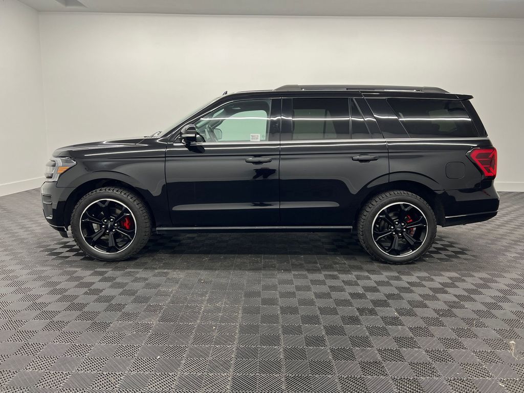 2022 Ford Expedition Limited photo 2