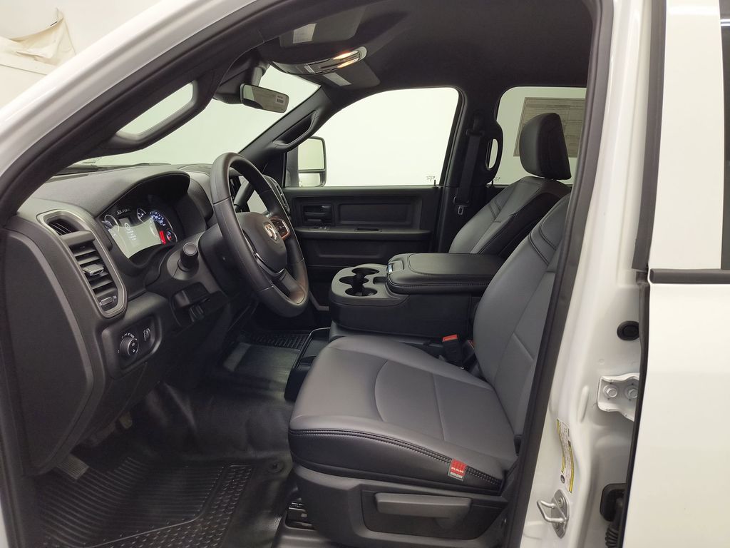 2025 Ram 2500 Tradesman photo 4