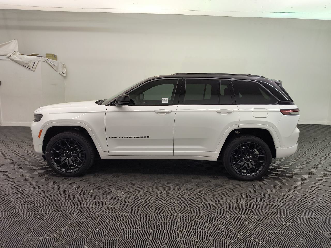 New 2027 Jeep Grand Cherokee Summit Sport Utility
