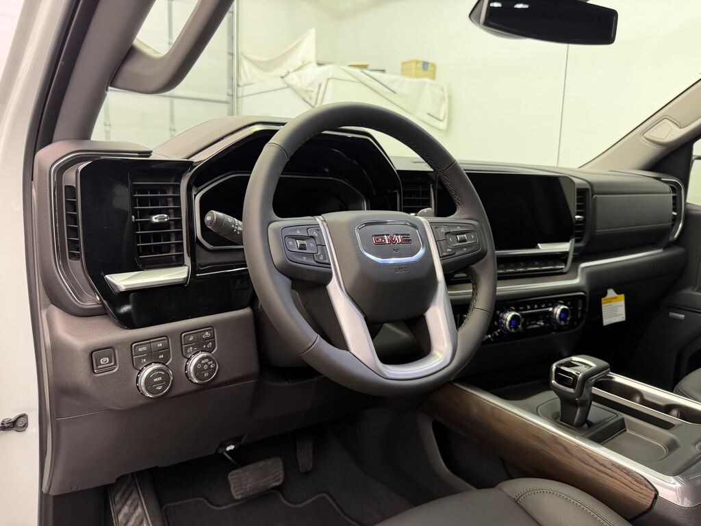 New 2026 GMC Sierra SLT Crew Cab