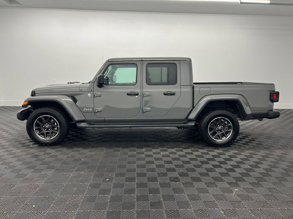2022 Jeep Gladiator Overland photo 2