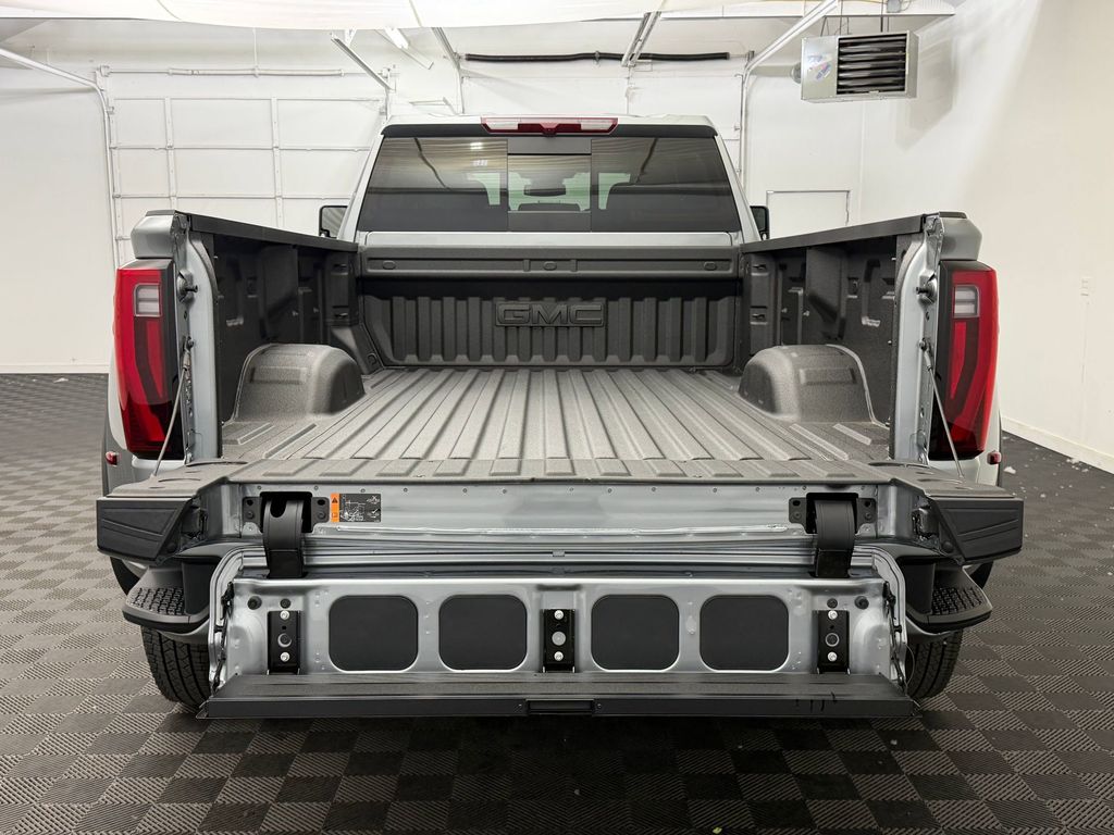 2026 GMC Sierra 3500HD Denali - Photo 19