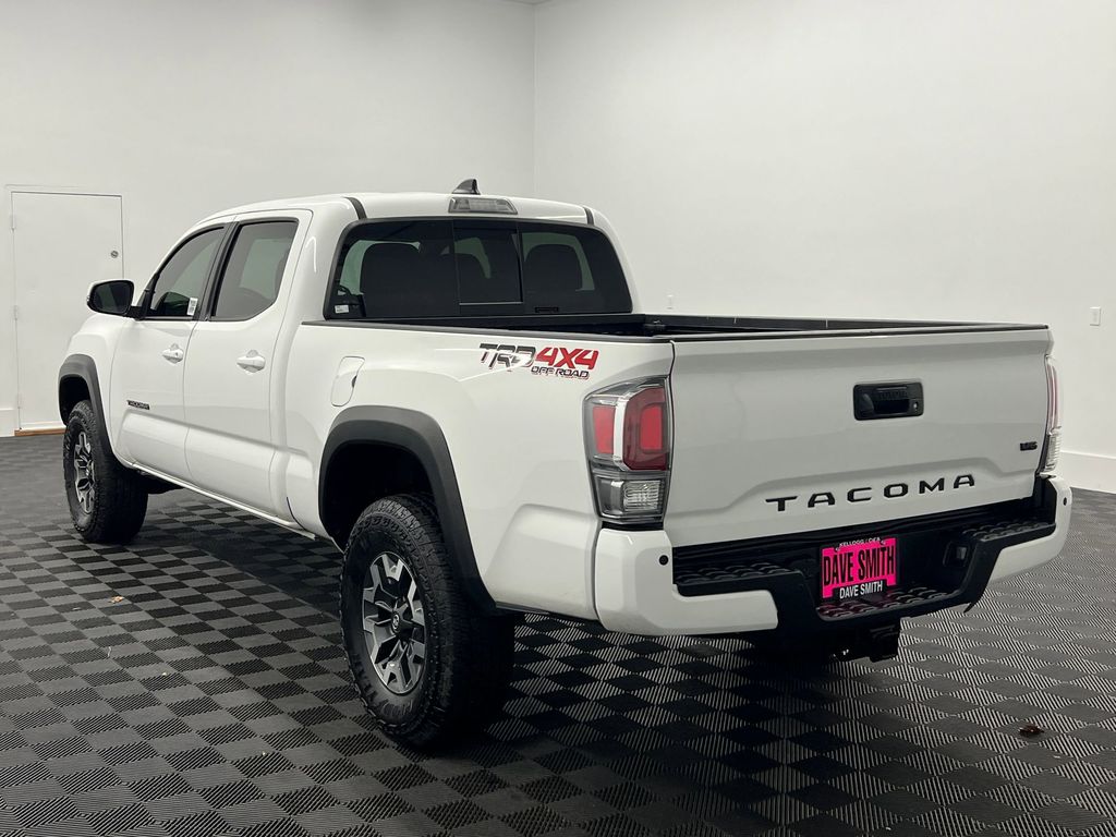 2023 Toyota Tacoma TRD V6 photo 3