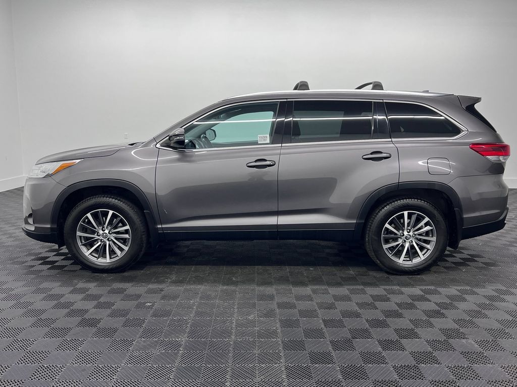 Used 2019 Toyota Highlander XLE V6 SUV