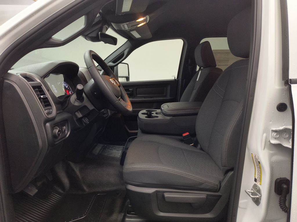 2026 Ram 5500 Tradesman photo 4