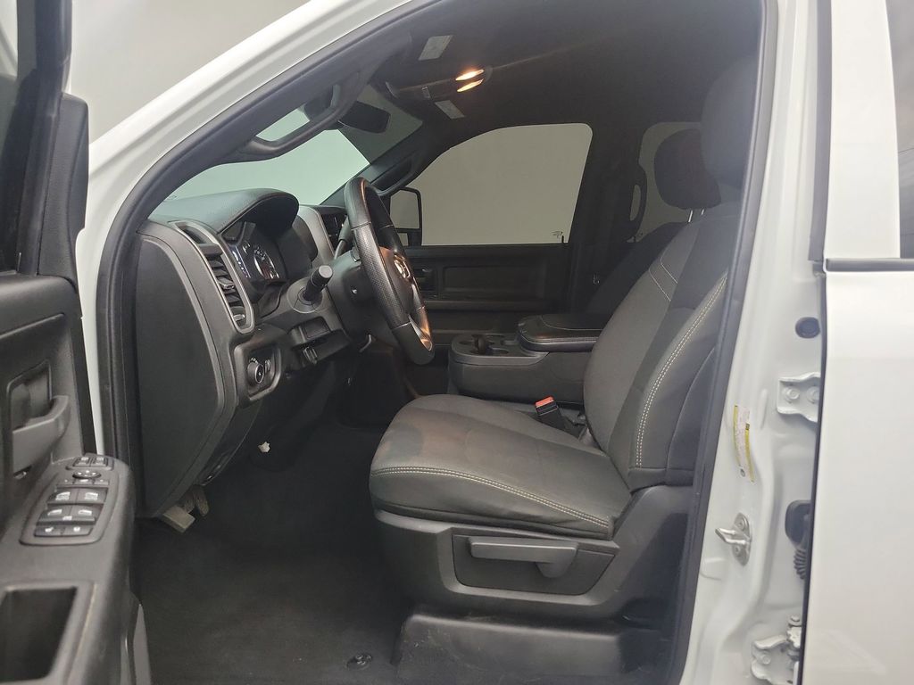 2024 Ram 3500 Tradesman photo 4