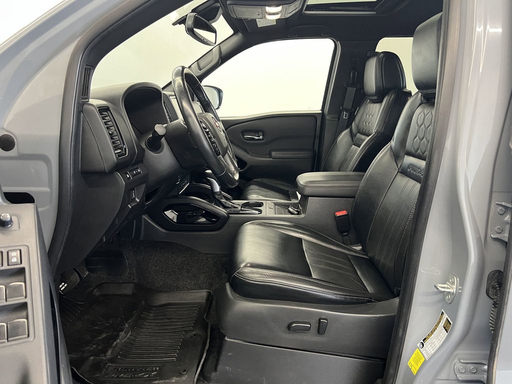 2022 Nissan Frontier PRO-4X photo 4