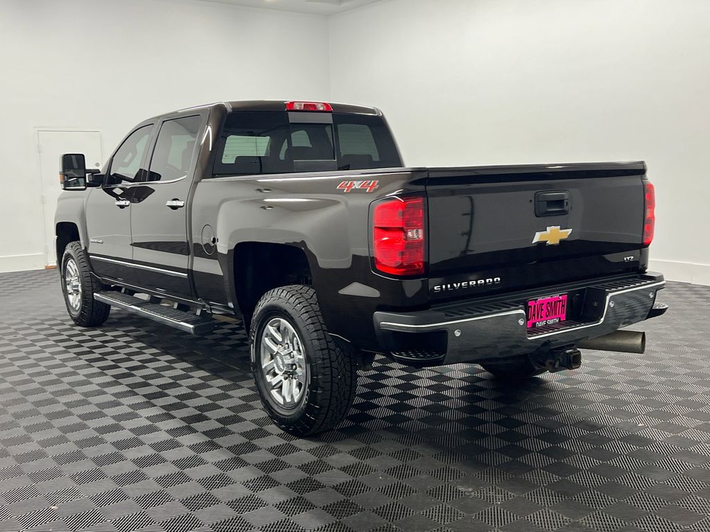 2019 Chevrolet Silverado 3500HD LTZ photo 3
