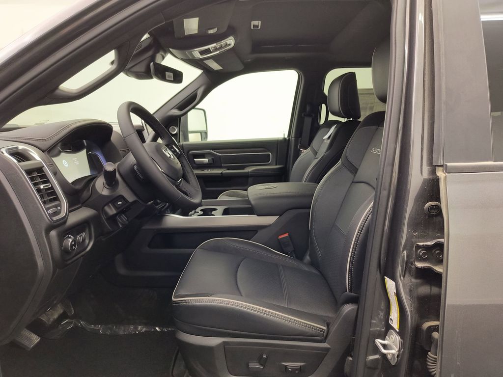 2025 Ram 2500 Laramie photo 4