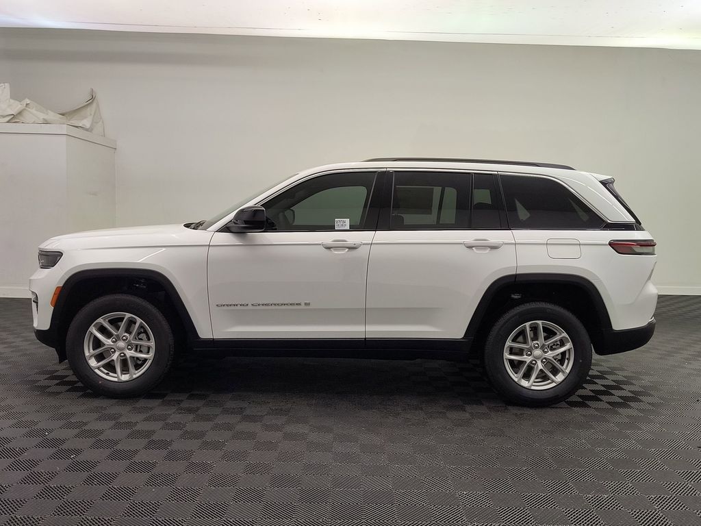 New 2025 Jeep Grand Cherokee Laredo X Sport Utility