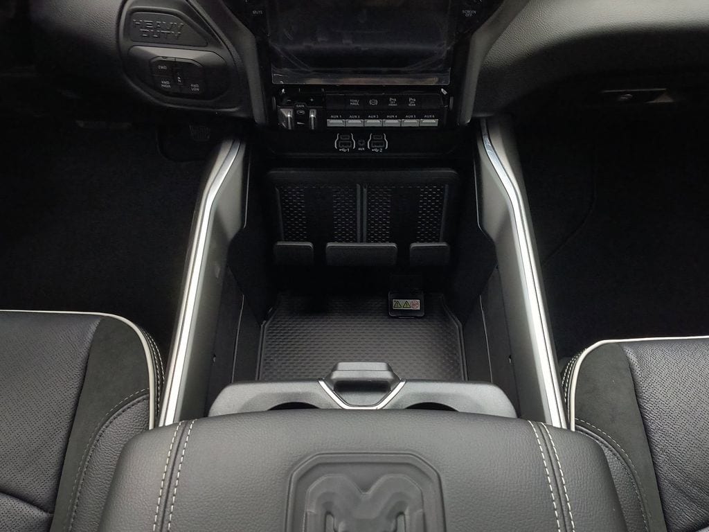 2026 RAM 3500 Laramie - Photo 27
