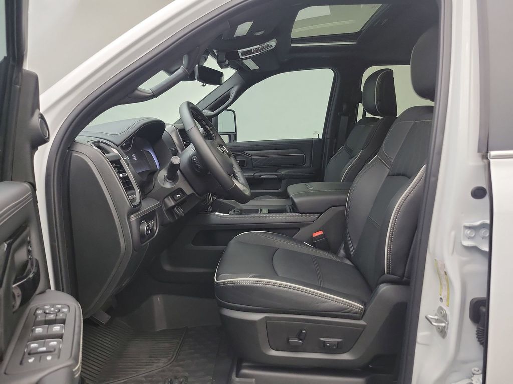 2025 Ram 3500 Limited photo 4