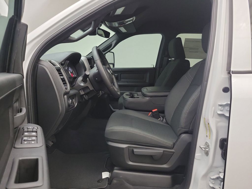 2026 Ram 3500 Tradesman photo 4