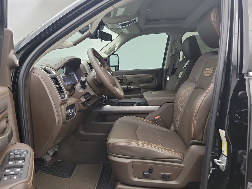 2025 Ram 3500 Longhorn photo 4